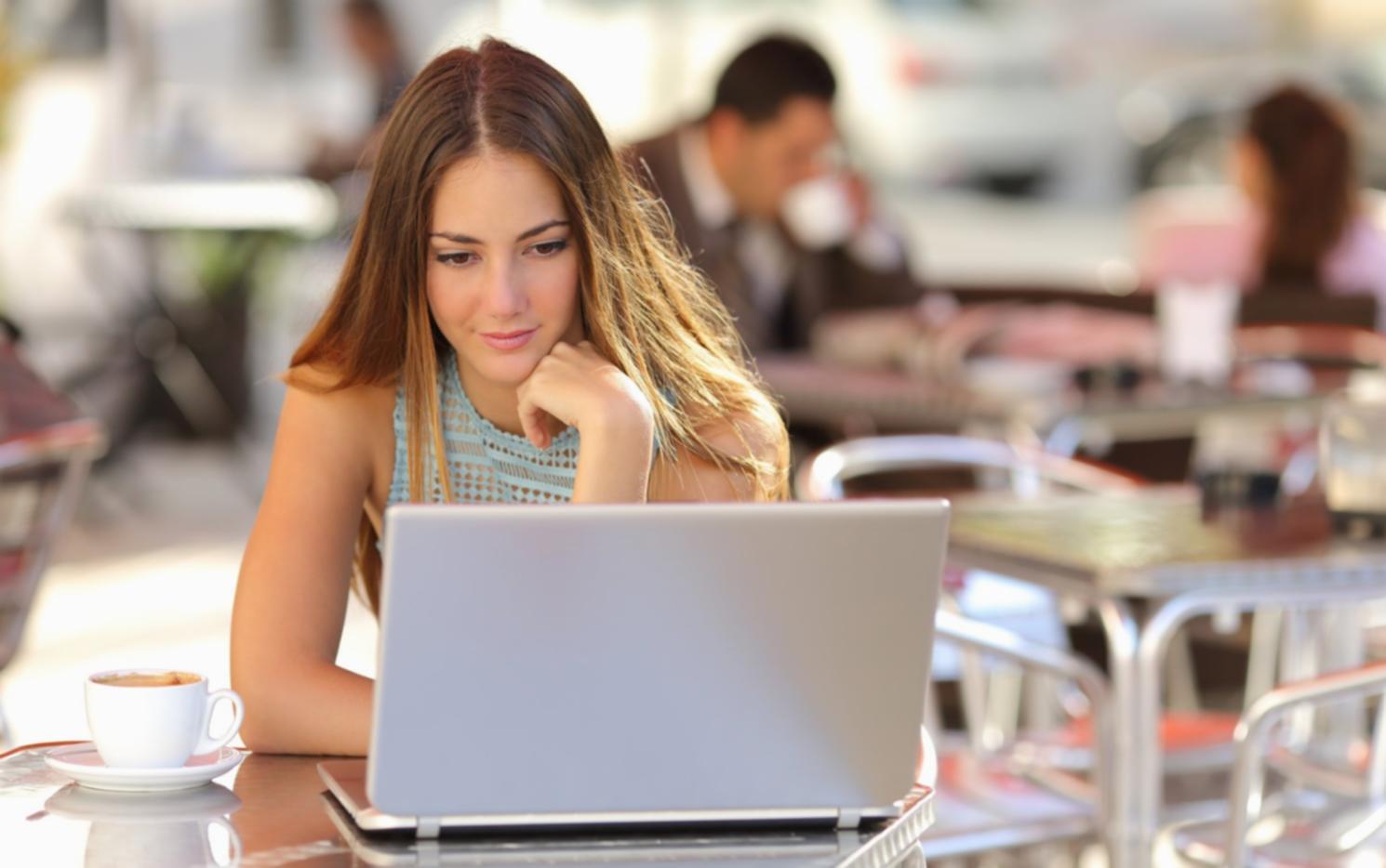 Trading-Setup mit Mehrfach-Bildschirm-Konfiguration